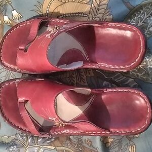 Hush Puppies Red leather wedge sandals size 7.5, 38/39